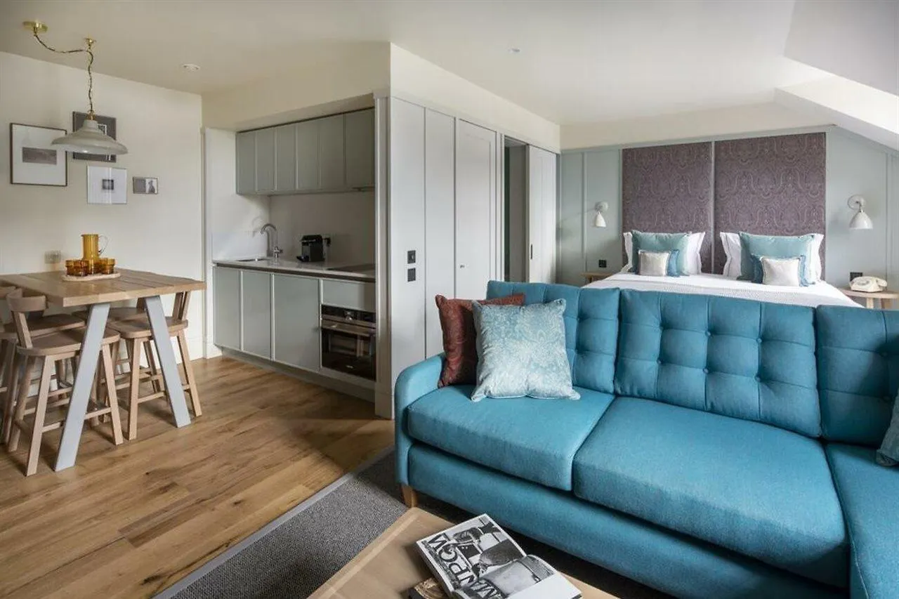 Cheval Abbey Strand Apartments, At Holyrood Edinburgh