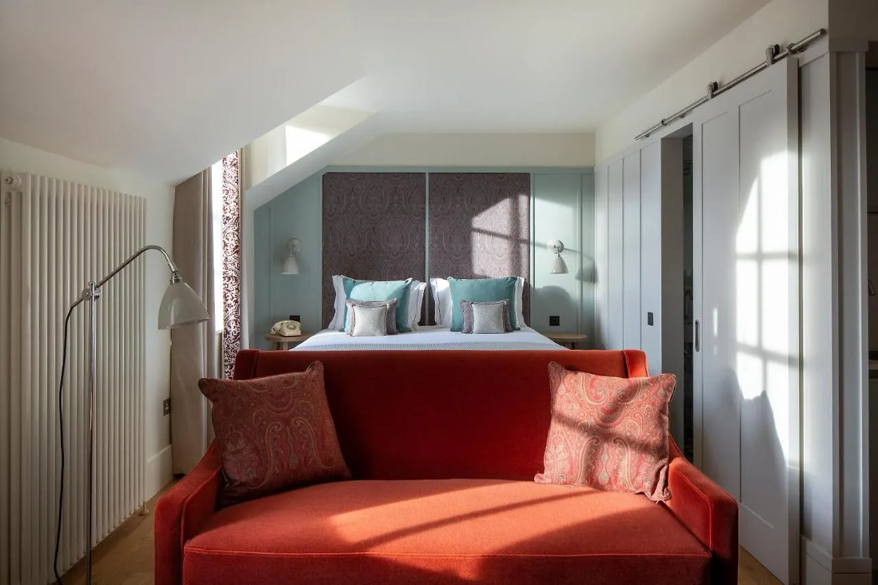 Cheval Abbey Strand Apartments, At Holyrood Edinburgh United Kingdom