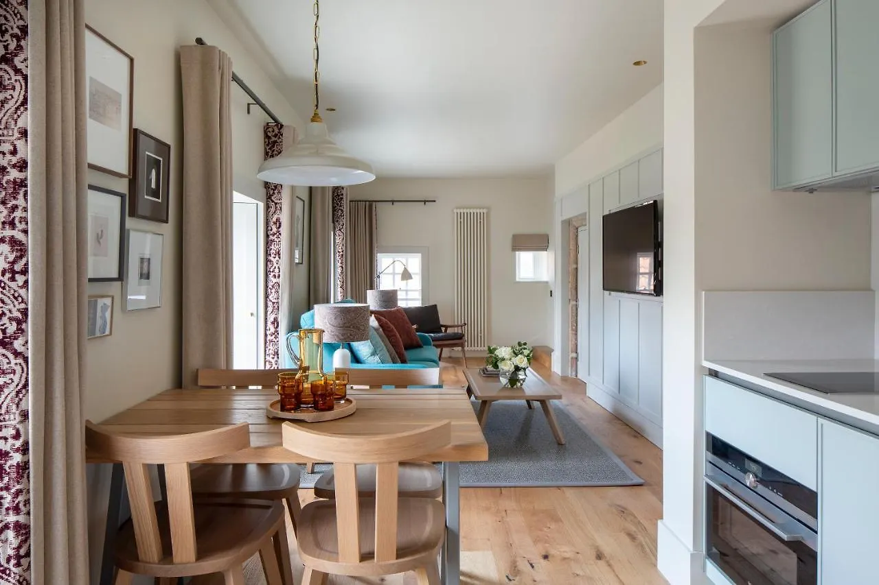 Cheval Abbey Strand Apartments, At Holyrood Edinburgh
