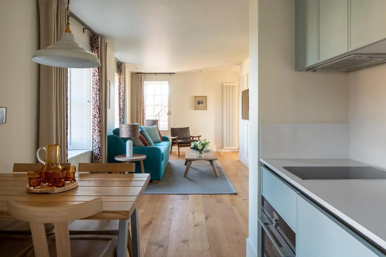 Cheval Abbey Strand Apartments, At Holyrood Edinburgh 5*,